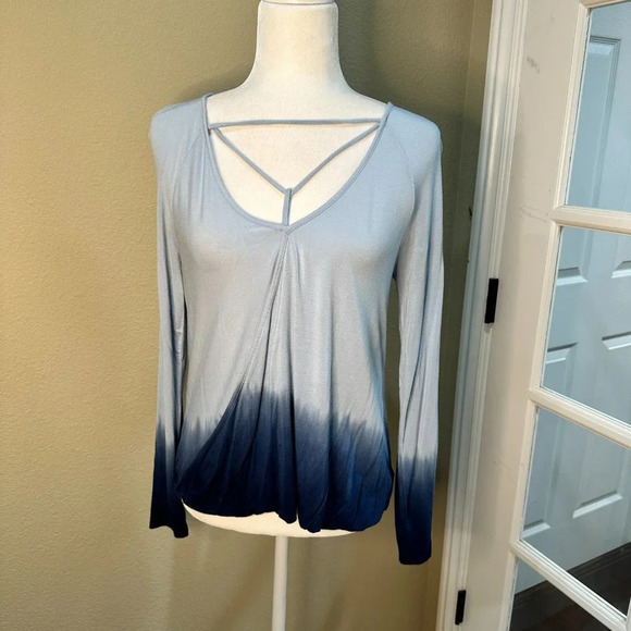 AMERICAN EAGLE Soft & Sexy Ombre Balloon Sleeve T Top with Neck Detail - size XS - Picture 2 of 7